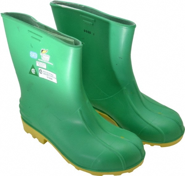 Dunlop green hot sale rubber boots