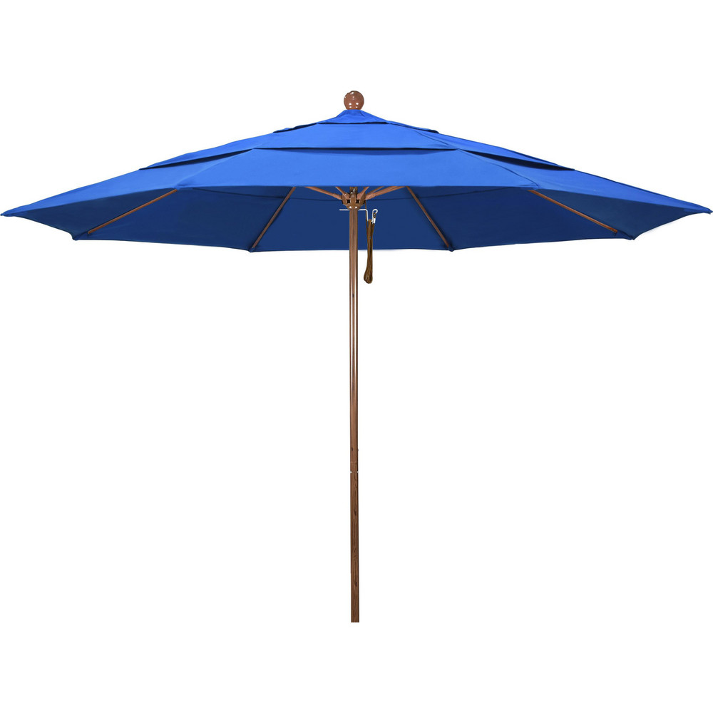 California Umbrella Patio Umbrellas; Fabric Color Royal Blue; Frame