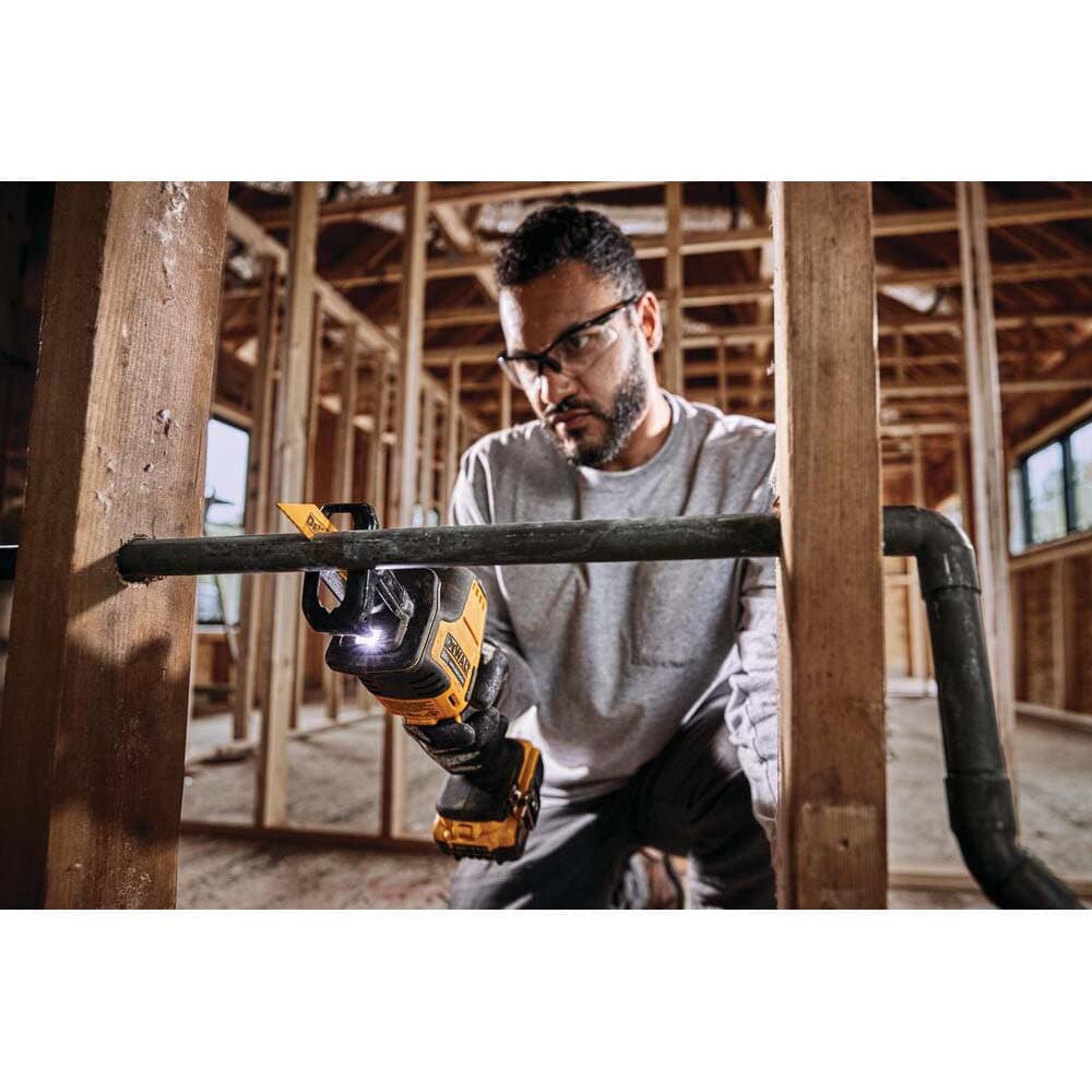 DEWALT 20V MAX Cordless Reciprocating Saw (Tool Only) - Town