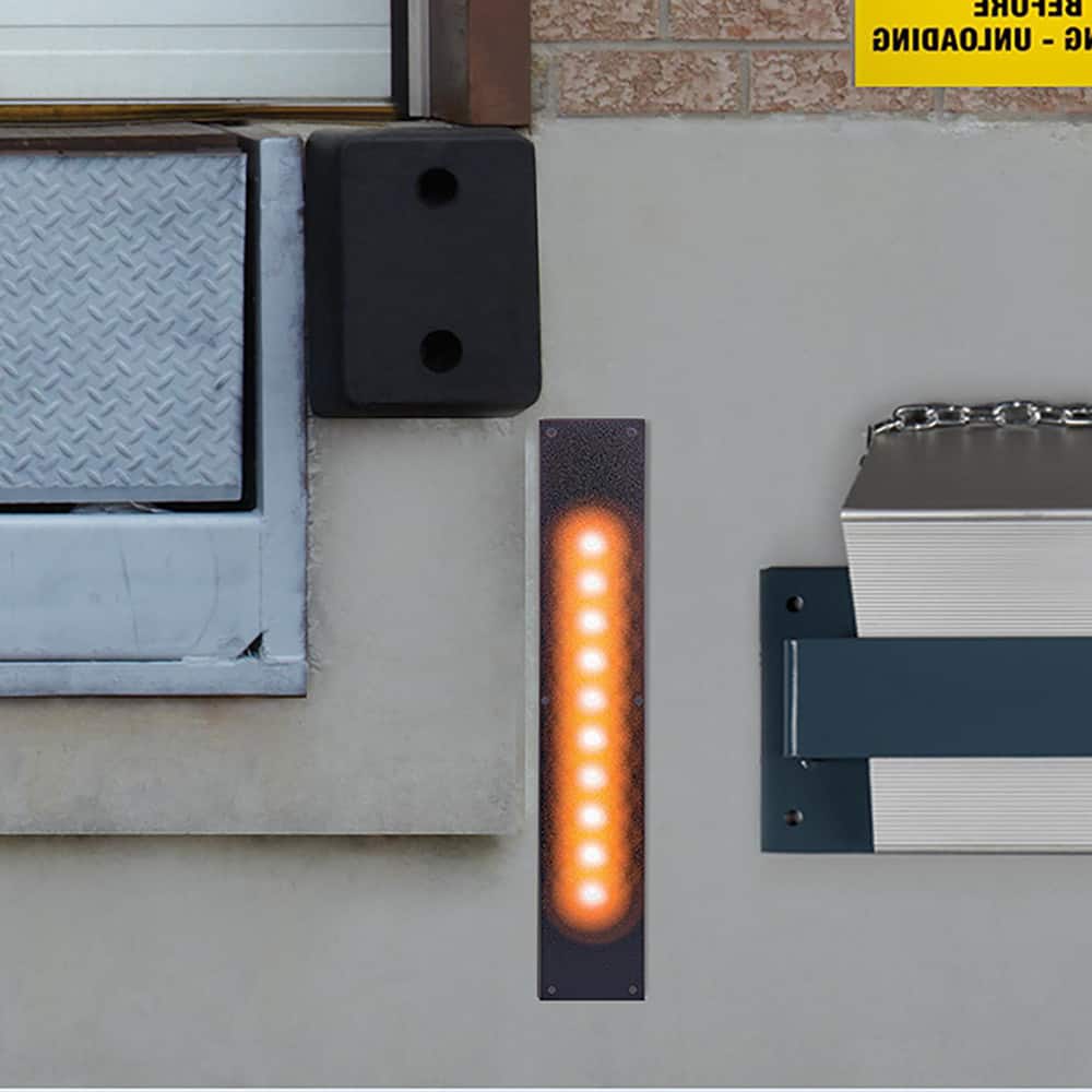 Dock Lights; Type: LED ; Mount Type: Through Hole ; Switch Type: Toggle ; Lens Material: No Lens ; Voltage: 120V