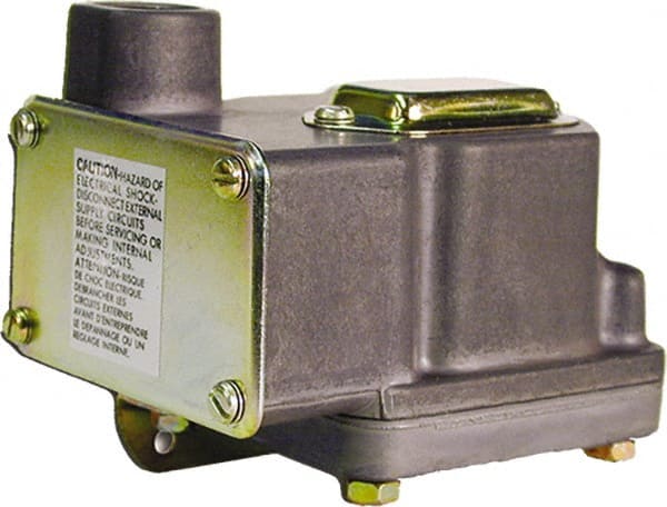 Barksdale D2T-H18SS Diaphragm Pressure Switch: 1/4" NPTF Thread 