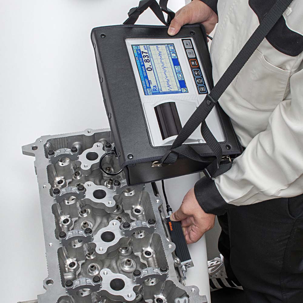 Mitutoyo SJ310 Portable Surface Roughness Tester, Standard Drive Unit, 4mN Detector, 5µm