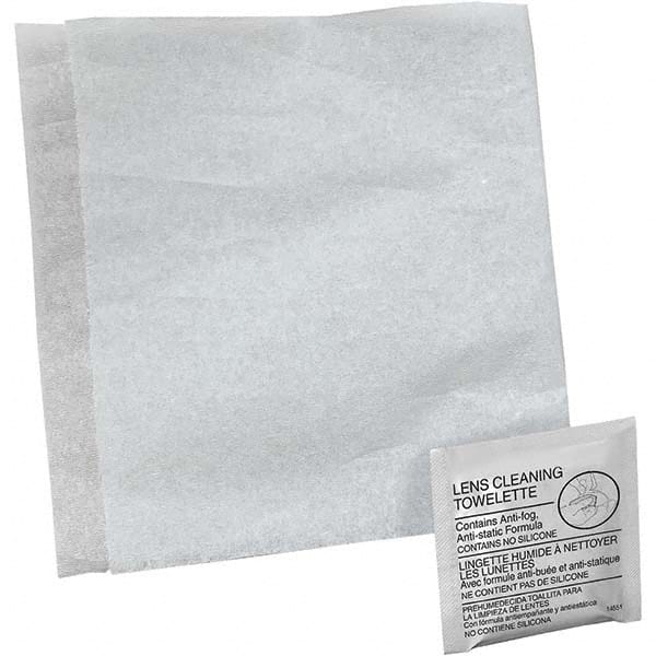 Eyewear Cleaning Wipes: Pre-Moistened, Use with Glasses