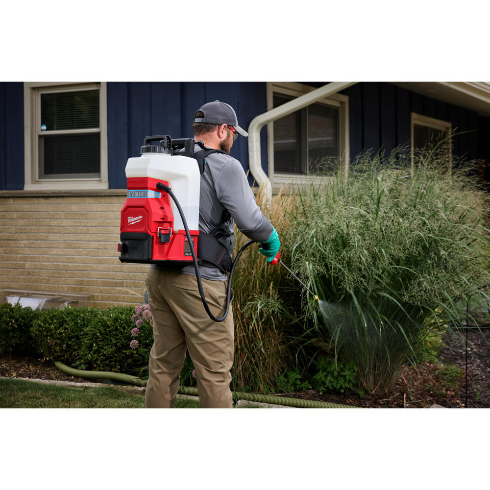 Milwaukee 3019-20PS M18 4-Gallon Backpack Sprayer w/ SWITCH TANK (Tool Only)