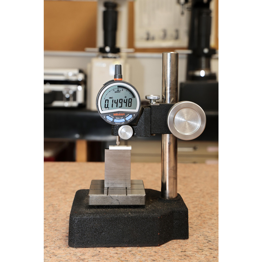 Mitutoyo LCD Electronic Drop Indicator: 1/2" Max, 0.000120" Accuracy, Flat Back - No IP Rating | Part #543-702B-02