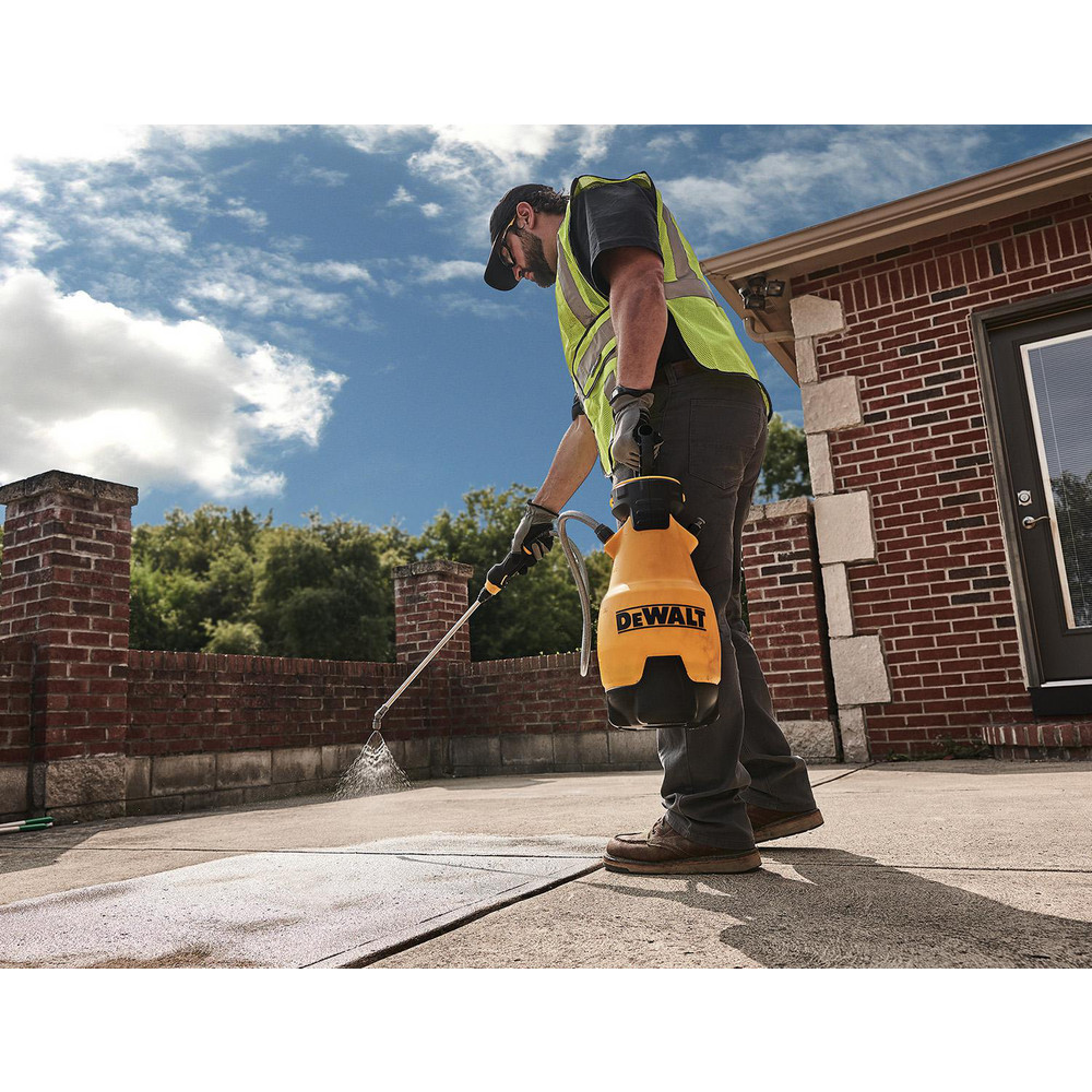 DeWALT - Garden Sprayers: Sprayer Type: Handheld Sprayer; Tank Material ...