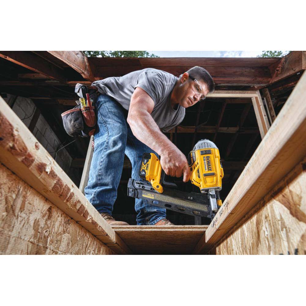 DeWALT Cordless Framing Nailer Kit 2 to 31/4" Nail Length MSC Direct