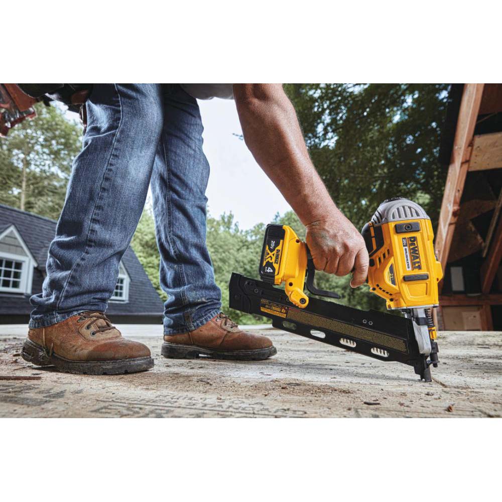 DeWALT Cordless Framing Nailer Kit 2 to 31/4" Nail Length MSC