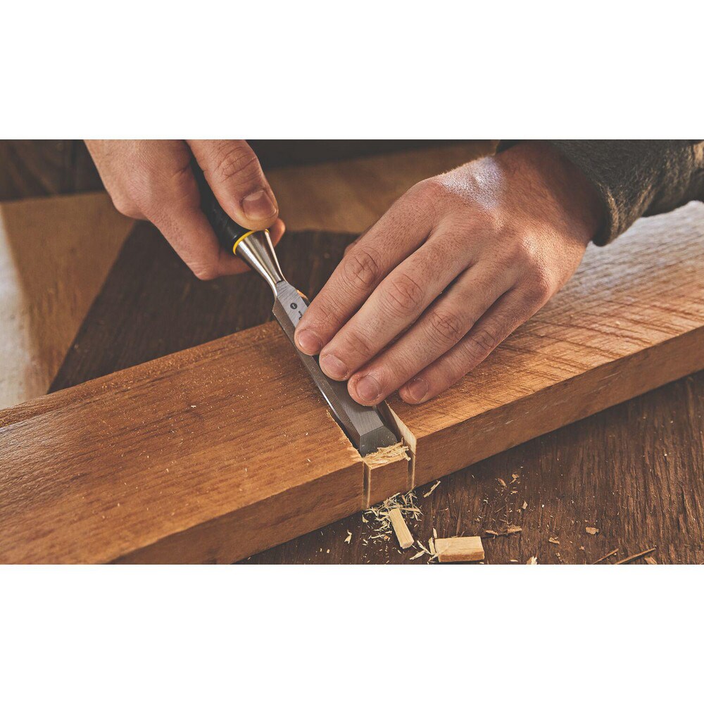 Chisel Sets; Tool Type: Wood Chisel Set; No ; Chisel Size Range: 1/2 in; 3/4 in; 1 in ; Body Material: Steel ; Number of Pieces: 3.000 ; Insulated: No ; Includes: 1/2", 3/4", 1" Wood Chisels