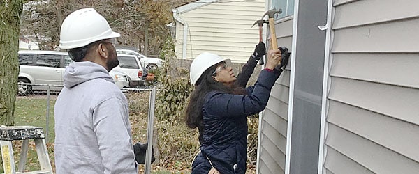 MSC associates volunteering to help veterans