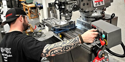 Man using a milling machine